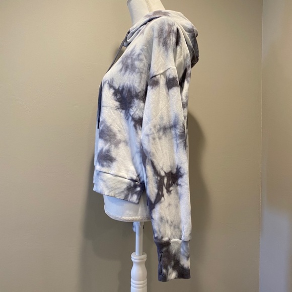 NWT Tie Dye Cropped Hoodie Sweatshirt - Indigo - Picture 2 of 10